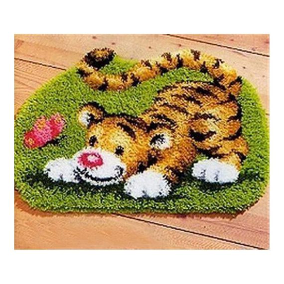 Latch Hook Rug Kit - DIY Craft Set for Super Easy Carpet Crochet | Unfinished Door Mat for Children Adults and Cats | 52 cm x 38 cm - Fun and Creative Crafting Experience