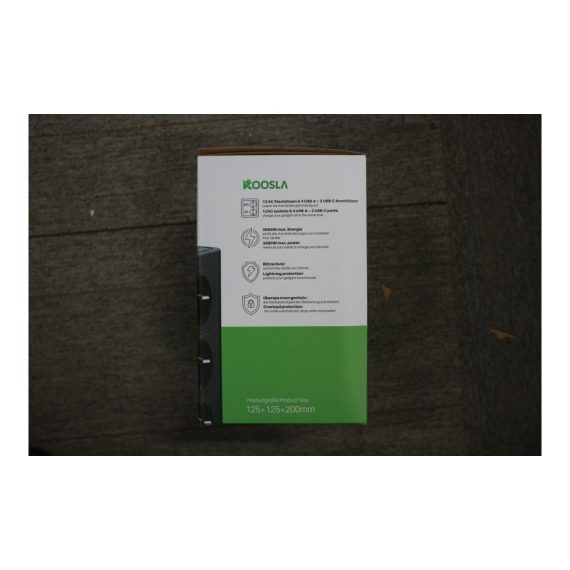 12-fach Steckdosenleiste mit Überspannungsschutz und 20W USB-C Ports - PD3.0 Unterstützung - 4 USB-A - 3680W/16A - Ideal für Zuhause & Büro